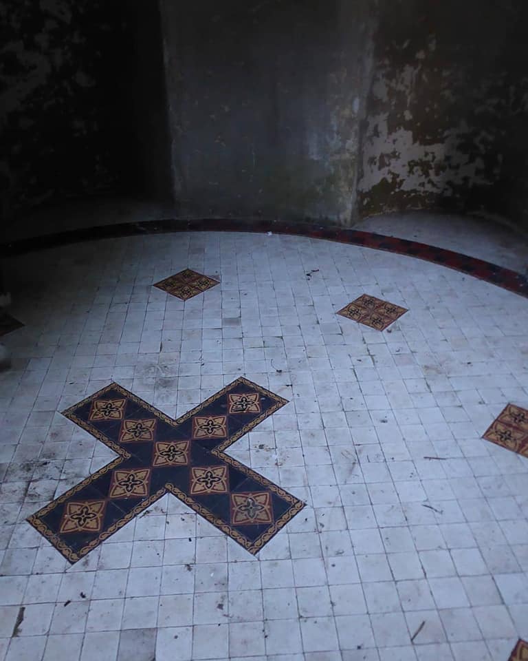 Hermitage cross